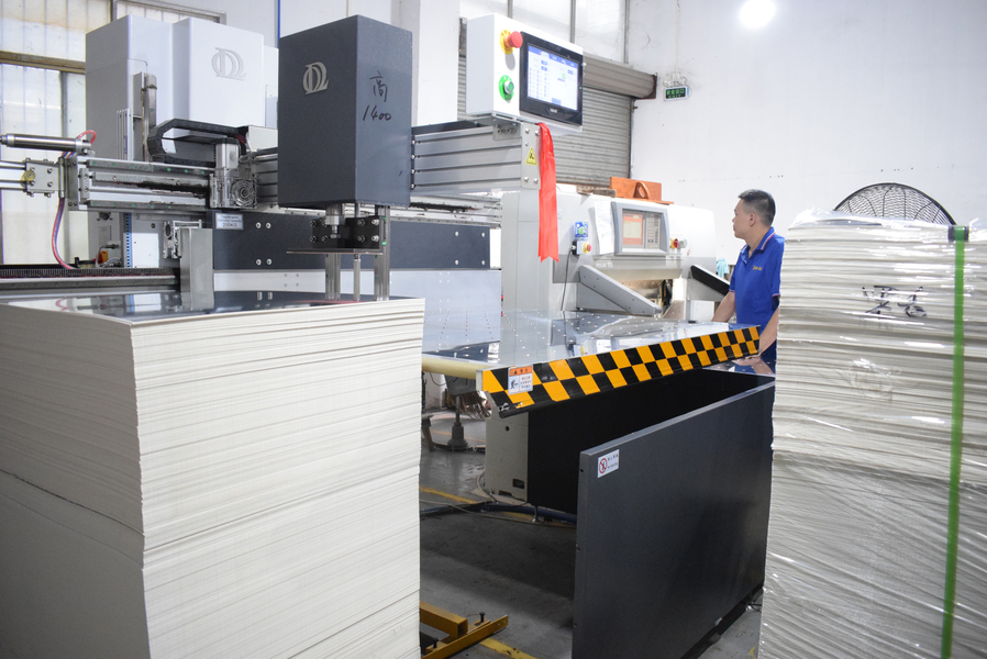 GUANGZHOU YM PACKAGE PRODUCTS CO.,LTD. 제조업체의 생산 라인