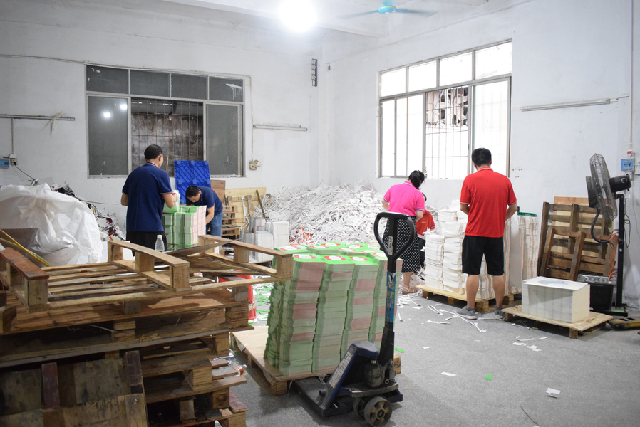 GUANGZHOU YM PACKAGE PRODUCTS CO.,LTD. 제조업체의 생산 라인